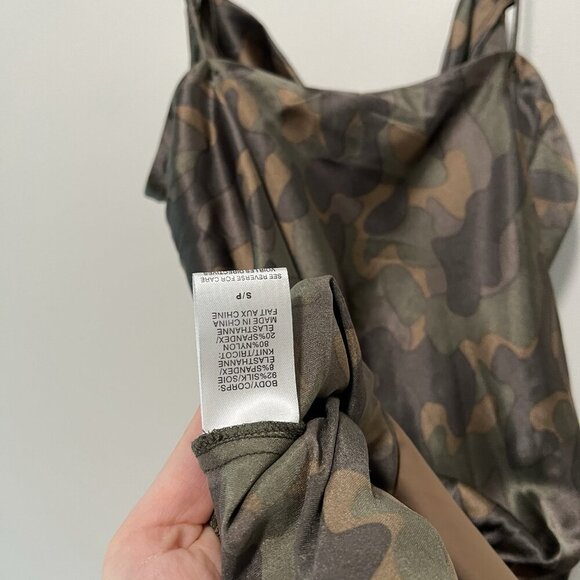 Cami NYC NWT Axel Green Camo Silk Bodysuit Size Small - Picture 8 of 10